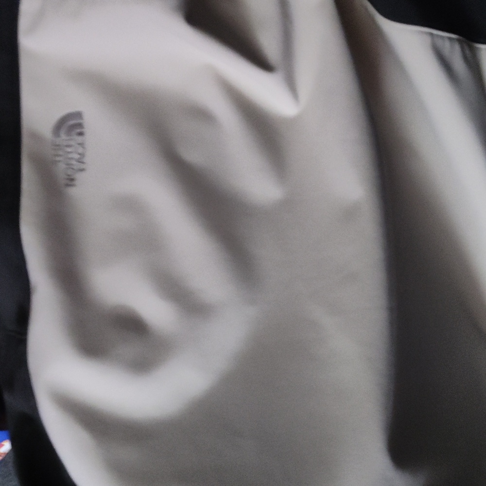 North Face jacket  grey and white ZIP UP XL CLEAN MINT CONDITION LOGO FR&R